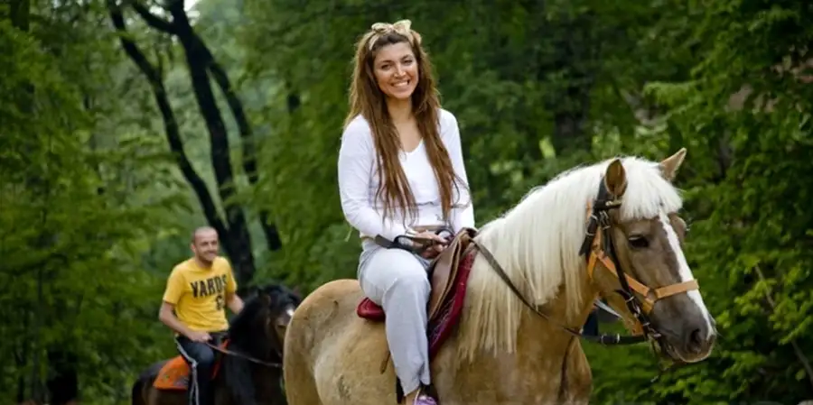 Horse Riding Side: Scenic Safari & Adventure Tours