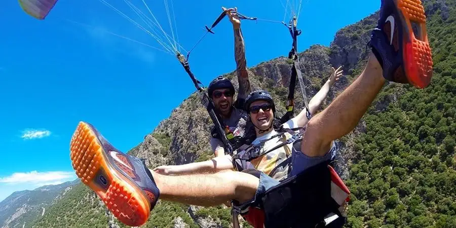 Kemer Paragliding Tour: Soar Over Alanya’s Stunning Coastline
