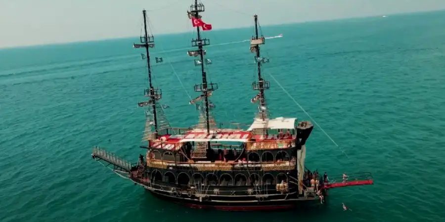 Alanya Sunset Pirate Boat Adventure: Grand Ali Baba Cruise